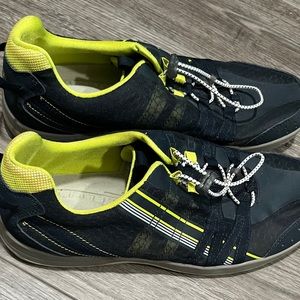 Land’s End Men’s Water Shoes 9.5